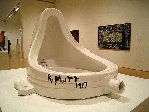 一款山东酒桌魔幻现实游戏让这个00后制作人的微信被加爆了