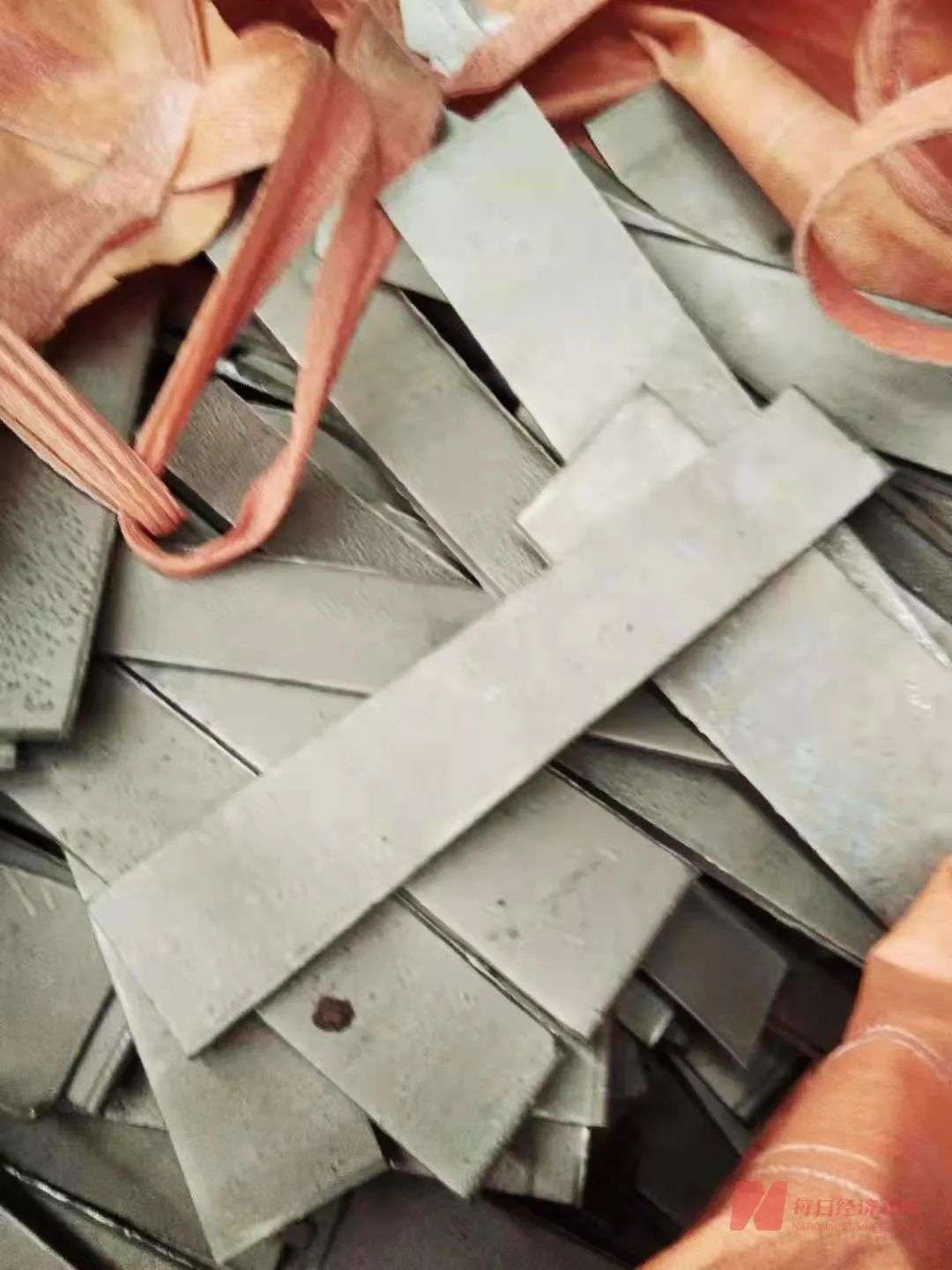 最高涨3万，一周内9家车企提价，理想CEO称电池成本“非常离谱”，相关部委出手了(图7)