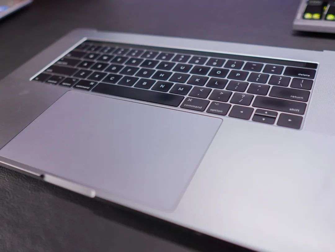 最近很火的「半台」MacBook Pro 值不值得买？我花3000 替你踩了坑……-36氪