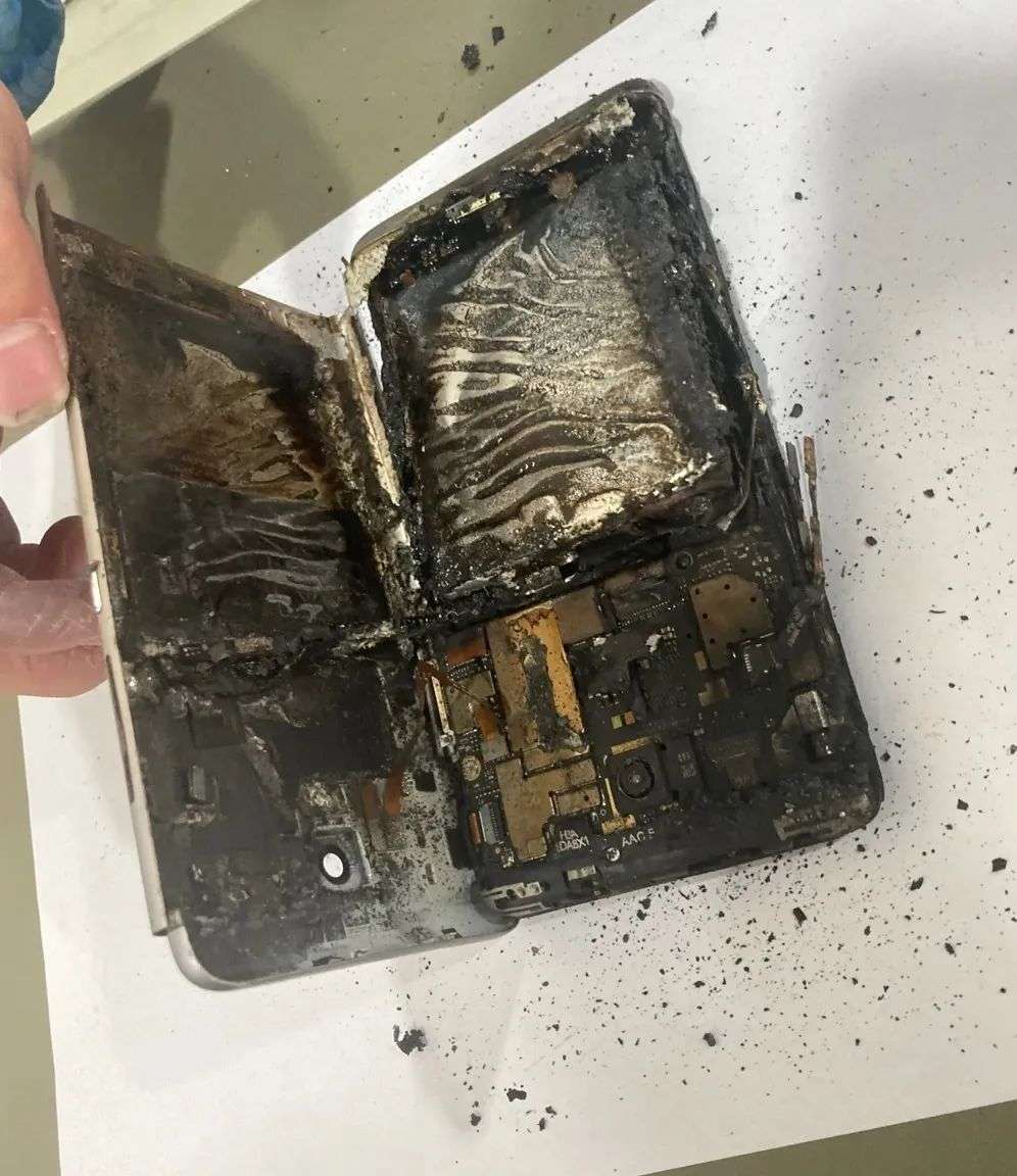 会不会引起手机爆炸之前,我先简单给大家讲述一下如今手机的充电原理