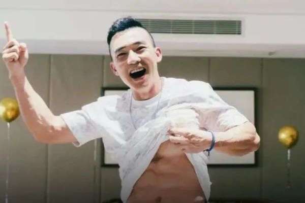 刘畊宏直播收入10天暴涨10倍，跳操比李佳琦带货更赚钱？-36氪