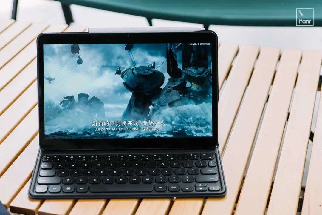 Android 平板距离生产力工具，还差三代 iPadOS