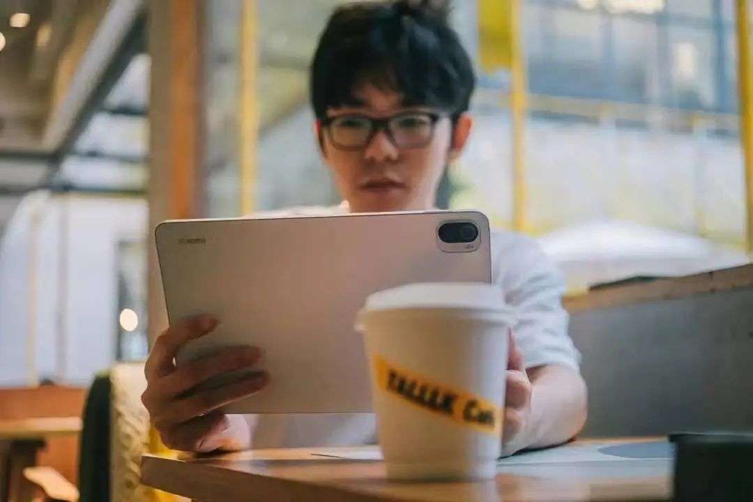 Android 平板距离生产力工具，还差三代 iPadOS(图2)