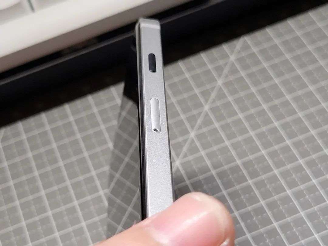 只花 180 元，我把 iPhone 8 改装成了「iPhone 13」……(图35)