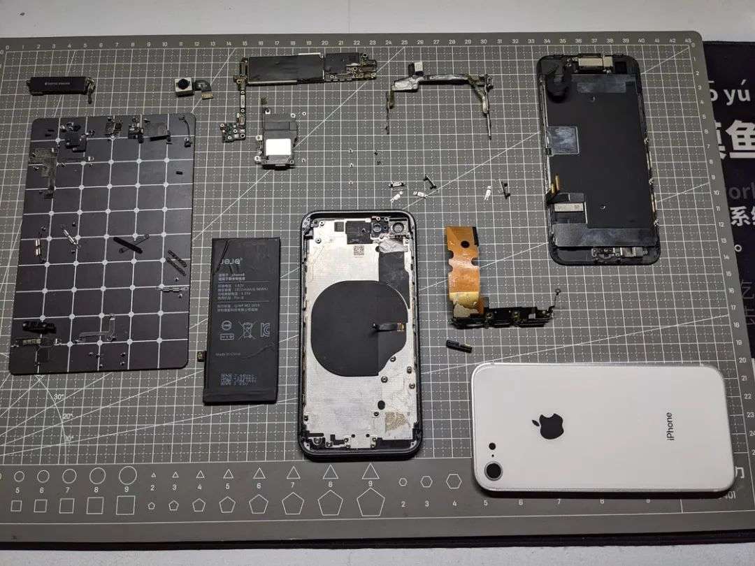 只花 180 元，我把 iPhone 8 改装成了「iPhone 13」……(图29)