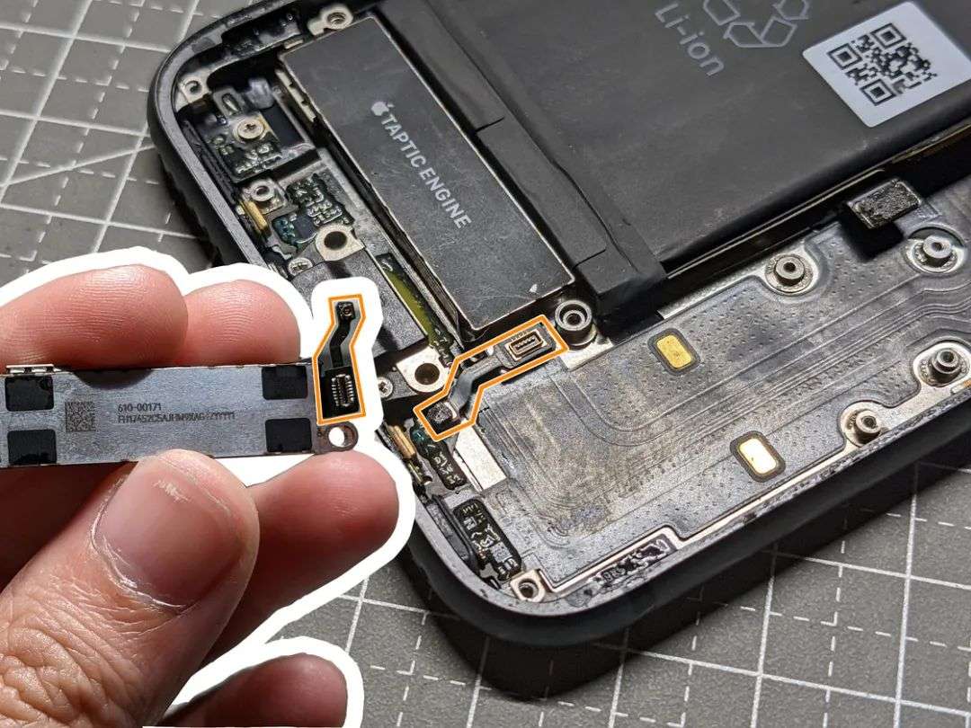 只花 180 元，我把 iPhone 8 改装成了「iPhone 13」……(图18)