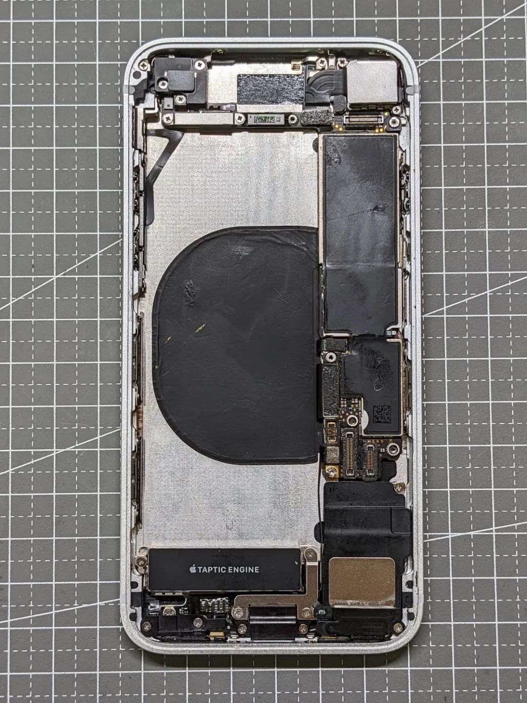 只花 180 元，我把 iPhone 8 改装成了「iPhone 13」……(图30)