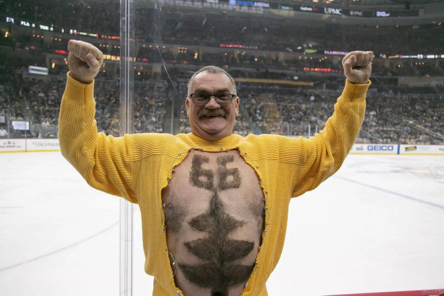 男人的胸毛,可能是除了头发之外,人类身上拥有最优待遇的毛发.