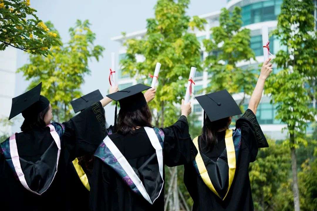 反内卷、硬刚PUA，千万00后要来制霸职场了
