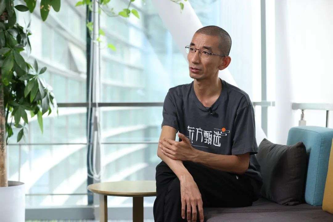 这届新东方老师如何成为最能卖菜的