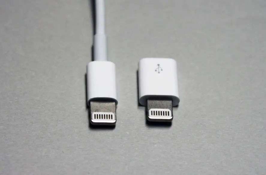iPhone 用上 USB-C 接口，丝毫不影响苹果赚钱(图2)