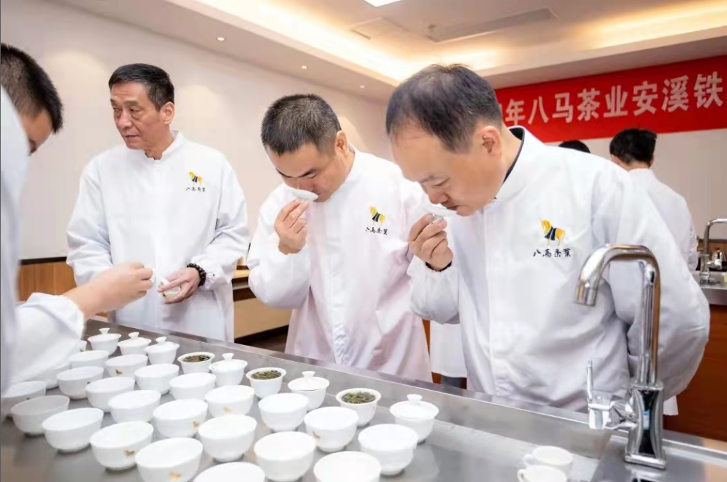 图片来源:八马茶业招股书正如招股书所披露,王文彬的儿子王焜恒娶了