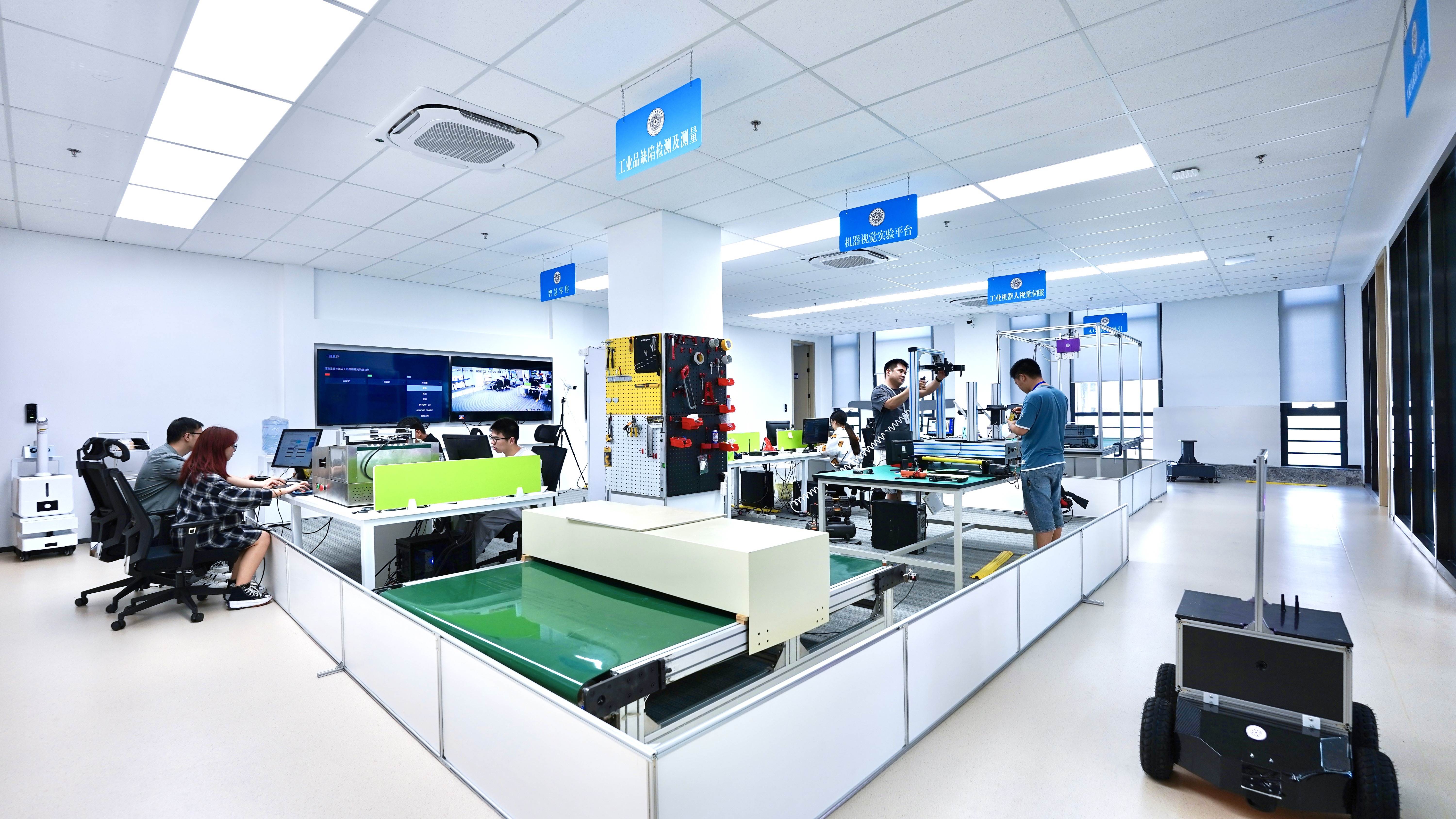 推动人工智能生态的战略合作",是清湛人工智能研究院成立之初的的愿景