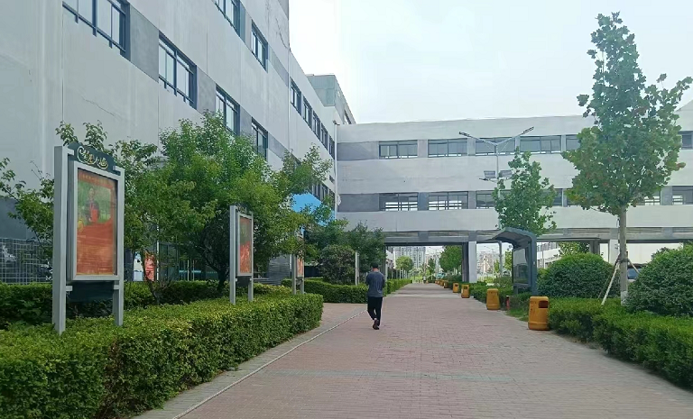 暑假大学生涌入富士康流水线