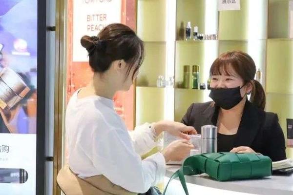 搞生鲜不时髦了 电商巨头组团入场 时尚百货店 36氪