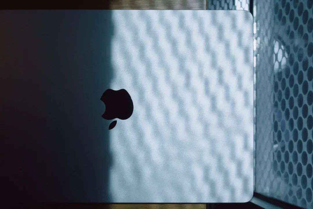 M2 MacBook Air快速上手：全新外观，性能提升的M2现在值不值得买？