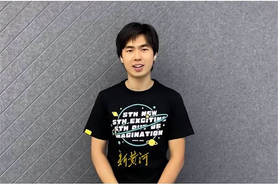 至上海徐汇米哈游园区,准备刺杀公司的两位创始人——蔡浩宇和刘伟