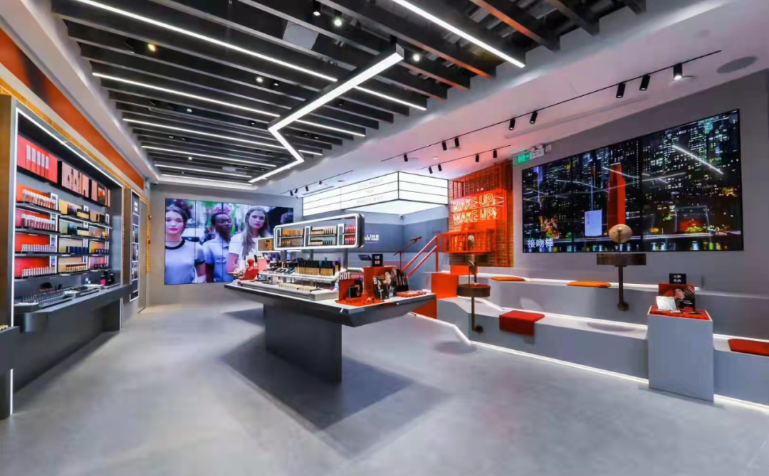 1 80家购物中心门店待调整