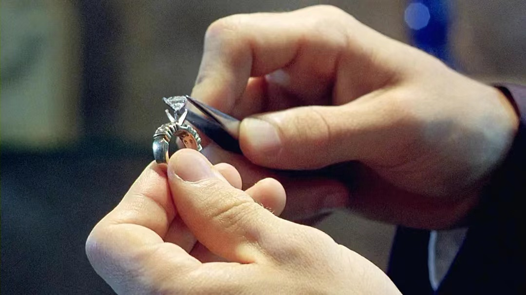 01培育钻石是"真钻石"吗?