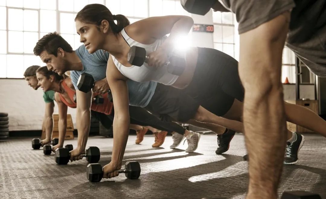 健身私教做团课教练会更难吗