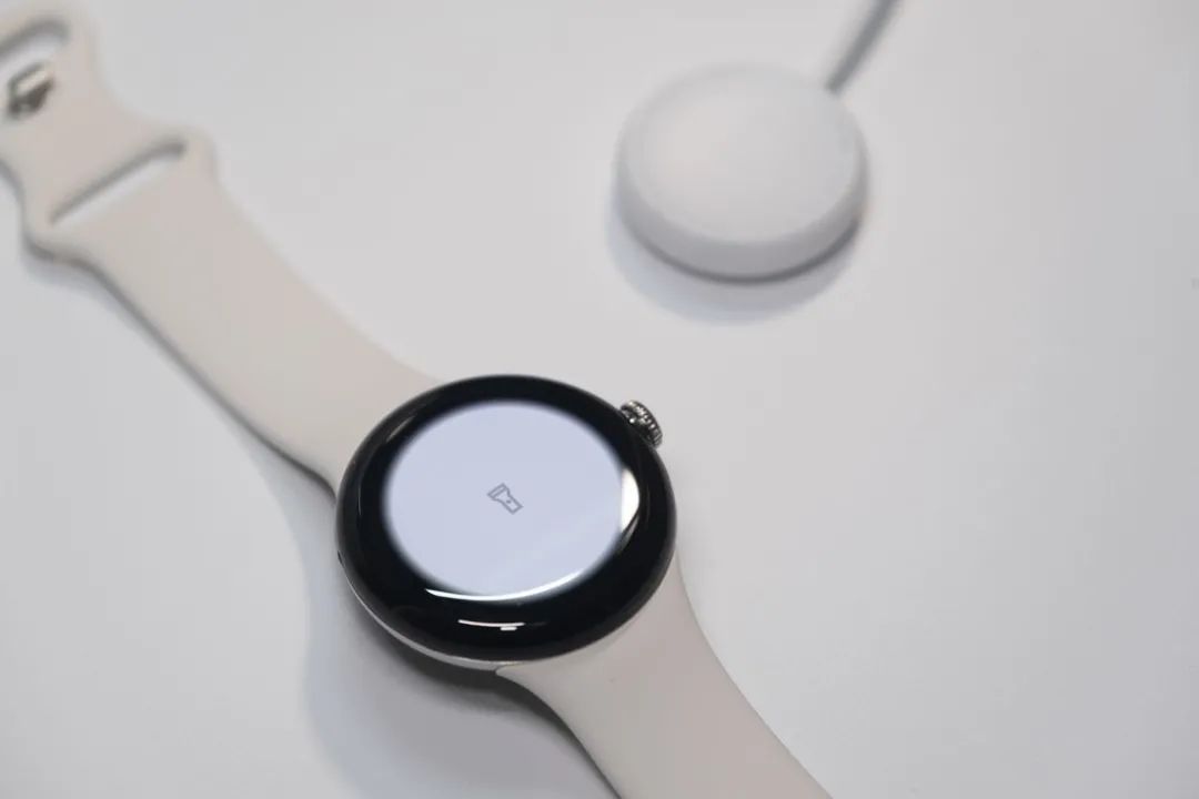 Pixel Watch 上手体验：三家混血、二流产物、一等颜值-36氪