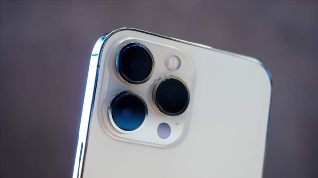 iPhone15又爆猛料：边框重新设计，最强传感器加持拍摄翻倍......