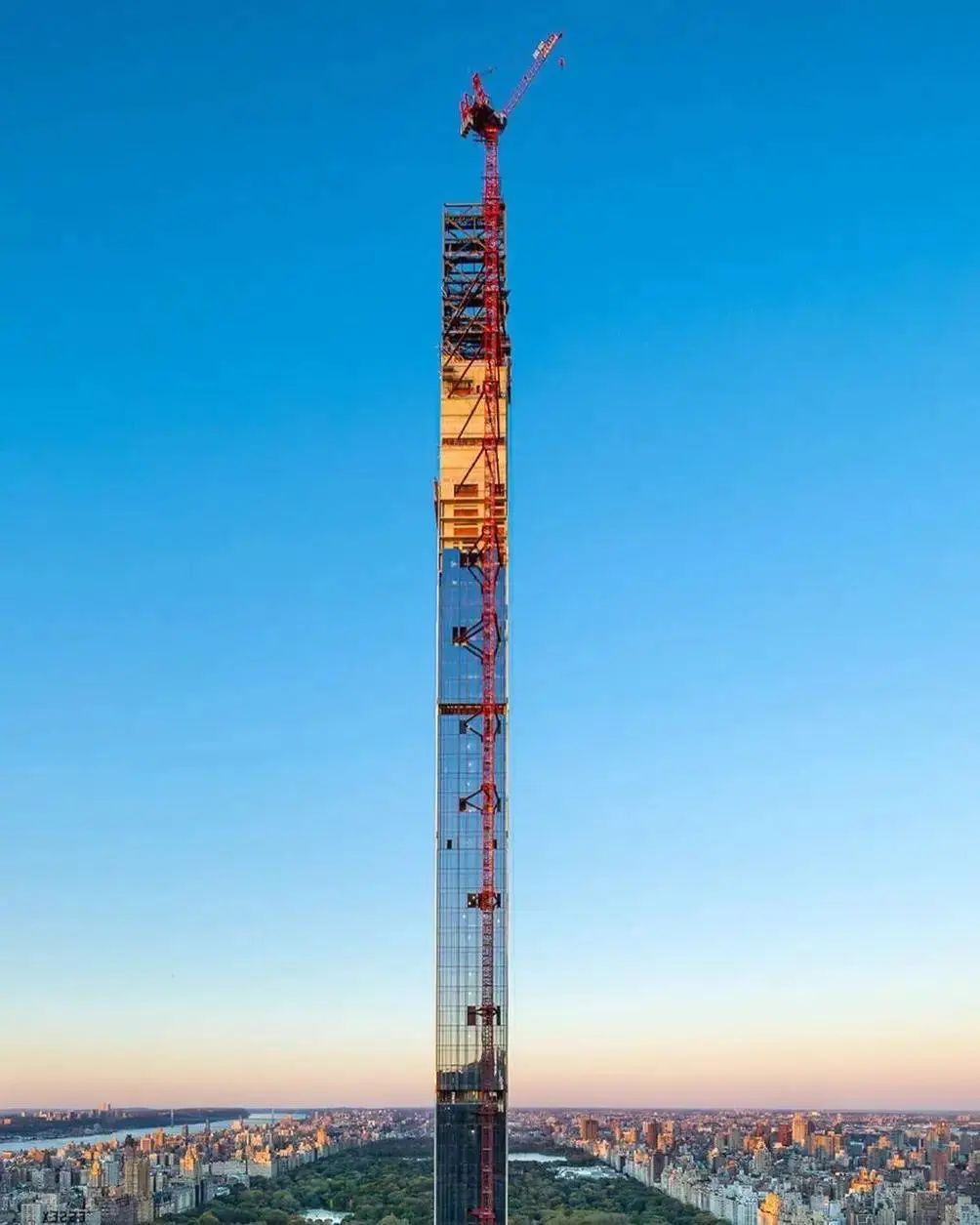 全球最「瘦」摩天大楼面世，像一根435 米的牙签-36氪
