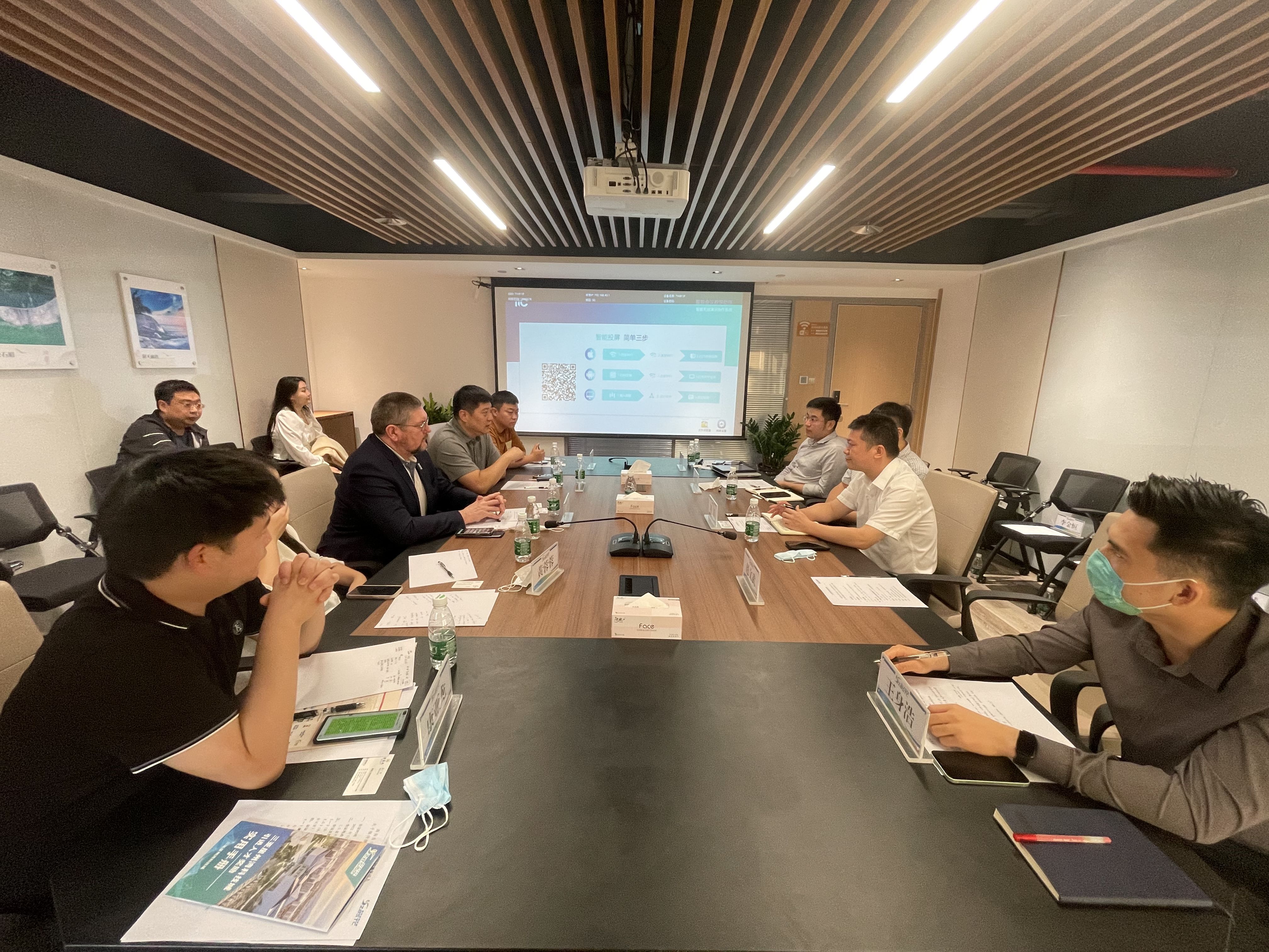捷克中国合作协会考察团到崖州湾科技城调研交流