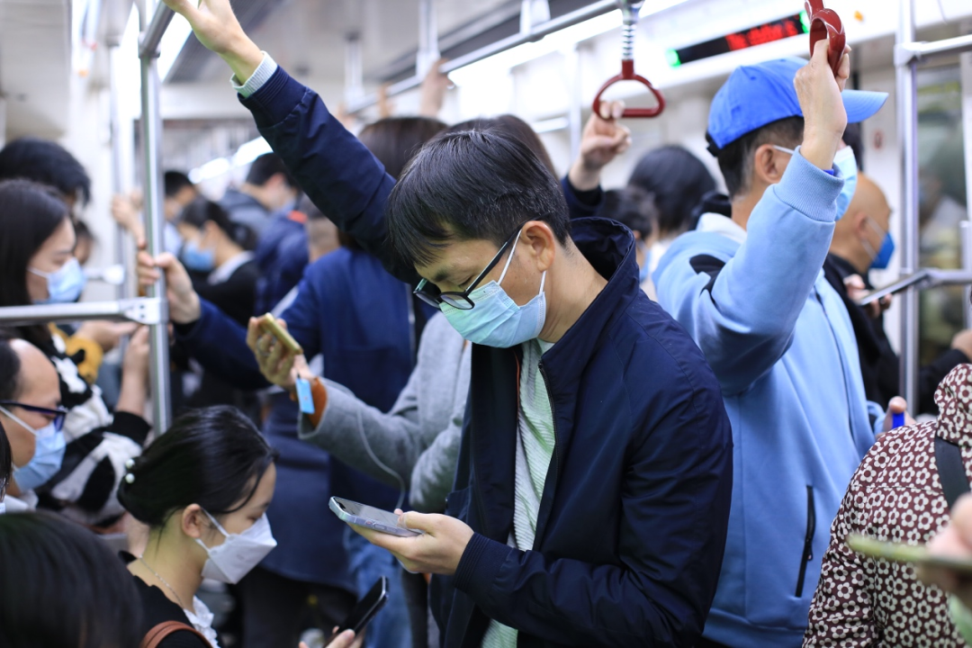 挤到不敢出门,广州怎么到处是人从众20_详细解读