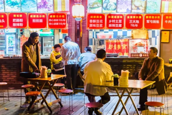 “不再全面禁止路边摊和外摆，”深圳也将告别“一刀切”管理？-36氪