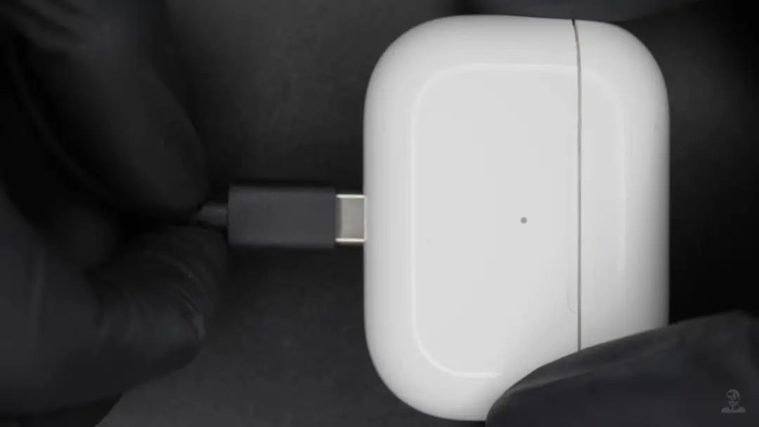 AirPods Pro 将迎来大更新：除了换用USB-C 接口，还要「取代」你的智能