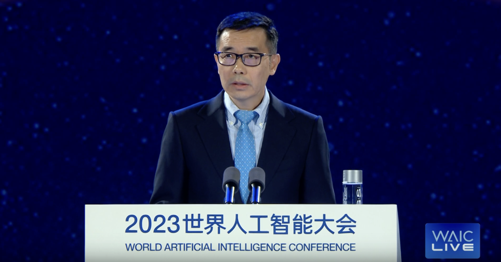 马斯克：未来机器人数量将超人类_跑男们带的智能眼镜_小公司看老板大公司看