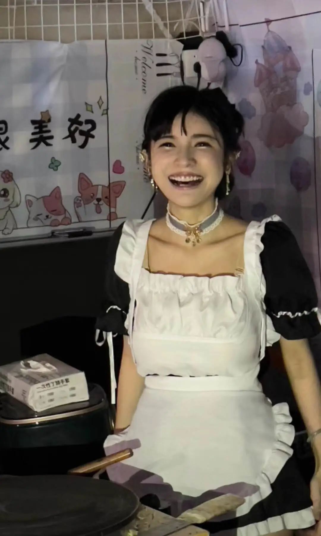 被偏爱的，被围猎的，实地探访狗头萝莉煎饼摊-36氪