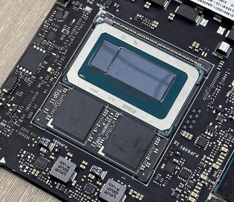 華碩Zenbook所使用的超短路徑高頻記憶體連線設計