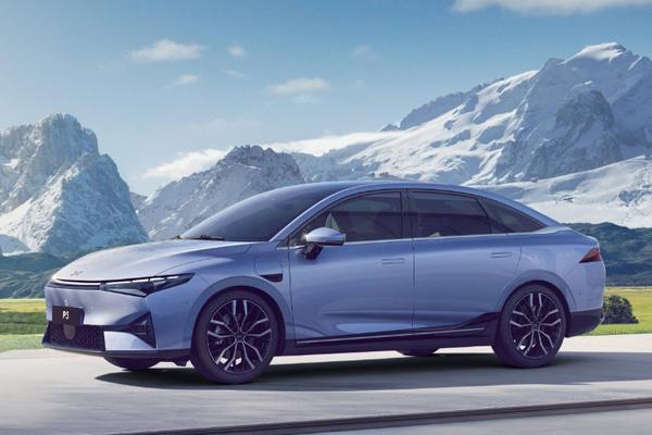 小鹏，把P5做成了低价版Model 3-36氪