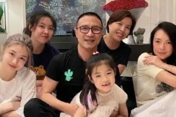 汪峰章子怡离婚，逃不脱被扒商业版图