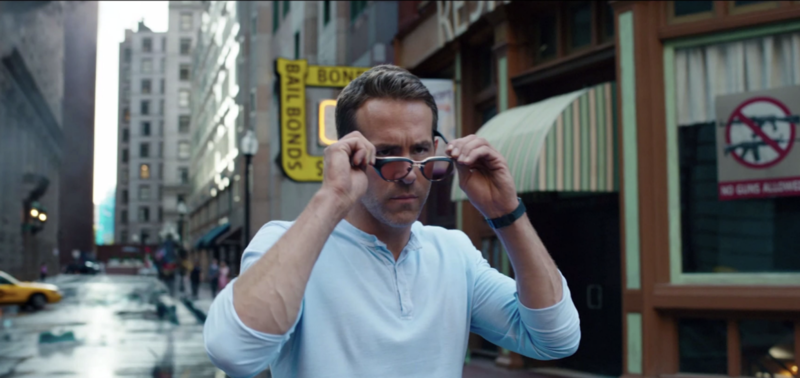 电影,以一个 npc角色 guy 捡到一副类似于 vr 设备的眼镜后展开的剧情