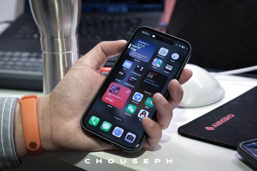 从 iPhone 15 Pro 说起，聊聊 Apple 产品的体验、周边和生态-36氪