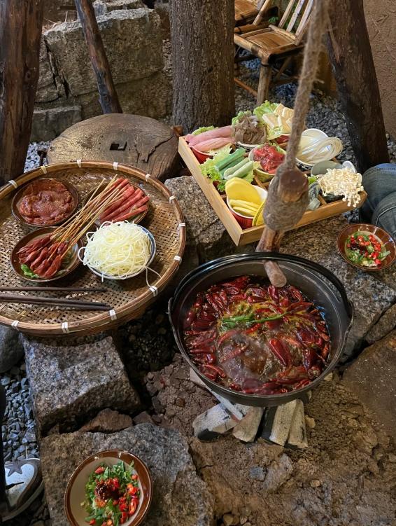 吊炉火锅，会成为新一届的“围炉煮茶”吗？