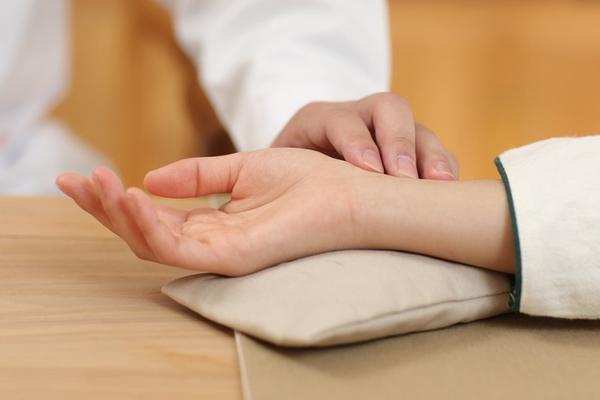 上海庆祝中国新年：传统“龙年”聚会，感受中华文化的丰富底蕴