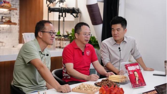 当红衣大炮变成红衣大叔周鸿祎在ai时代还能否寻到一席之地