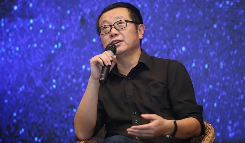 梭哈AI，未来的手机会变成啥？