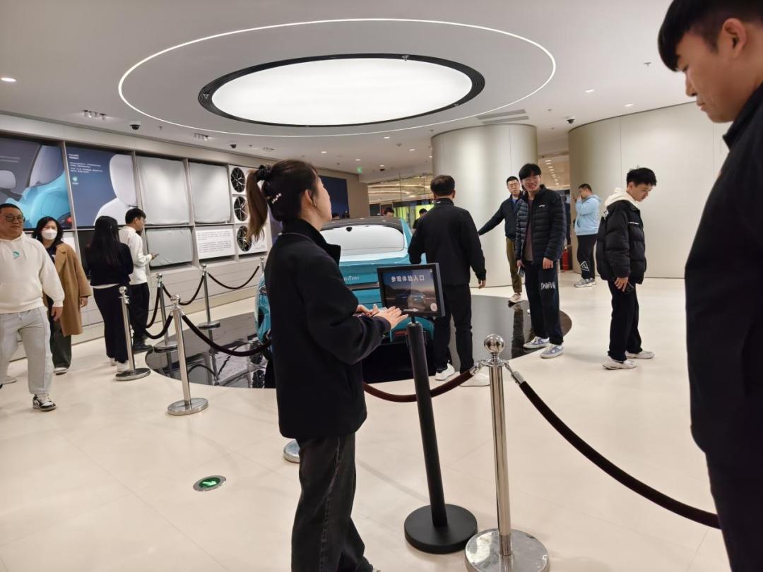 销售:不能说,泄密要赔百万