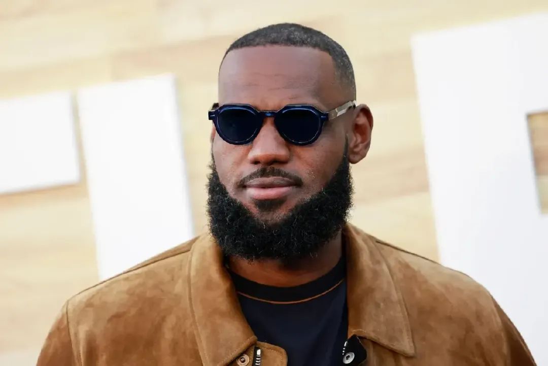 lebron james财富净值:12亿美元|年龄:39 |国籍:美国在其二十年的职业
