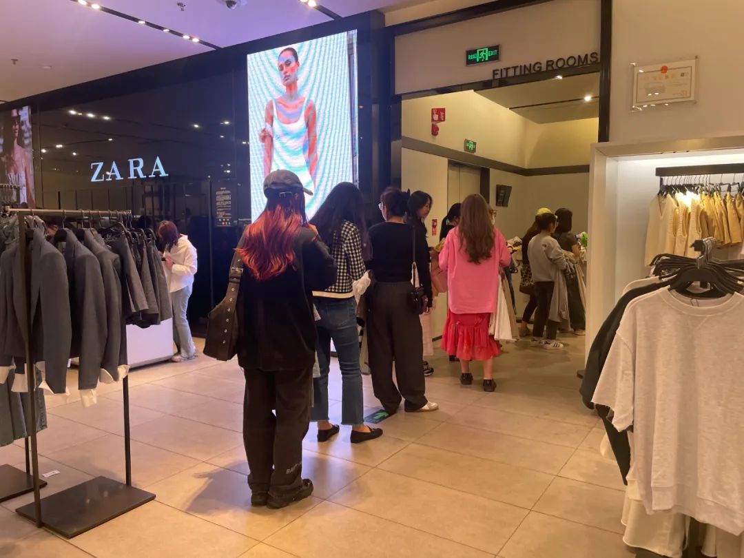 斗不过国货,zara进军富人圈