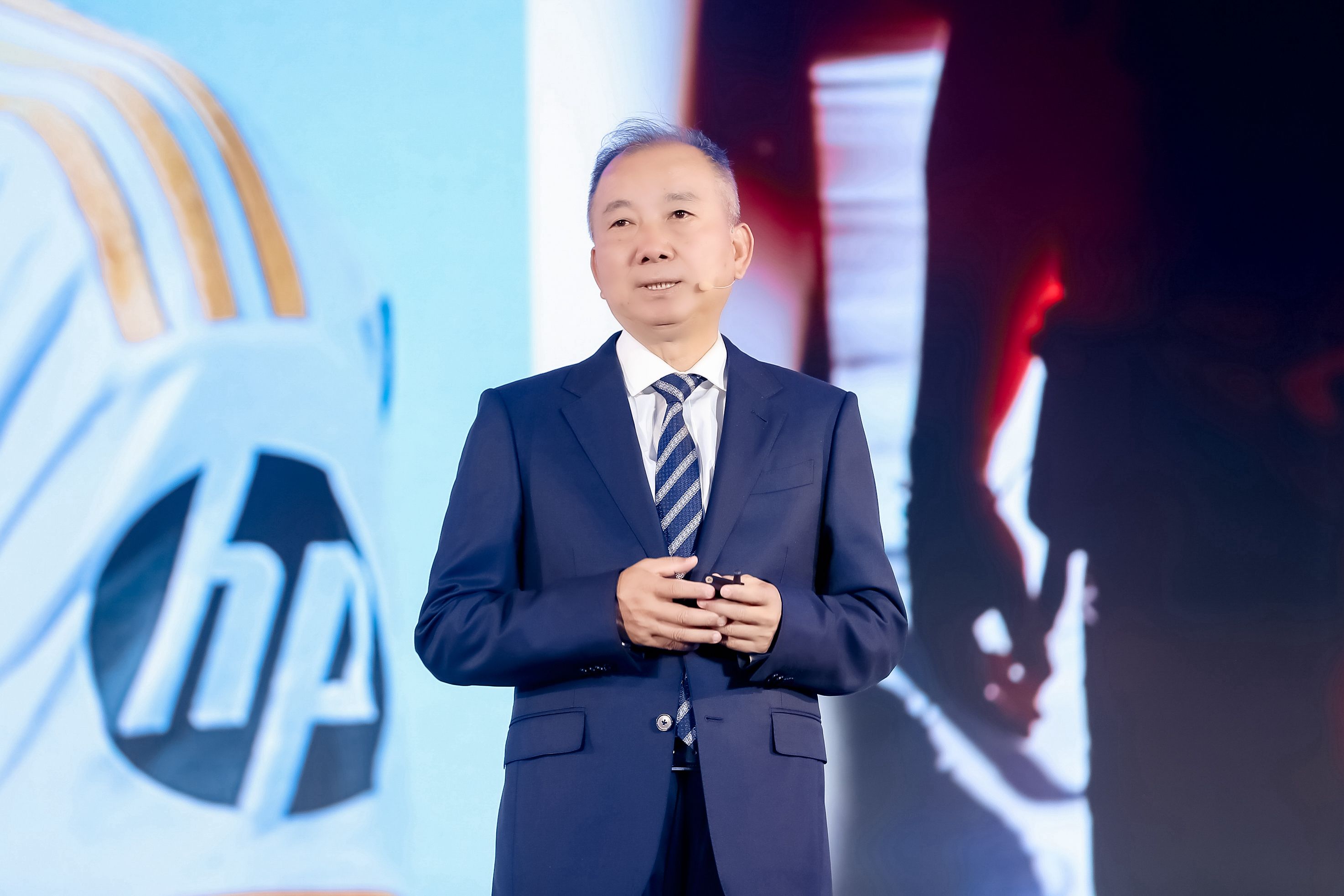 “用智能，开启无限可能” 2024惠普商用AI战略暨AI PC新品发布会 盛大举行，智领无界未来