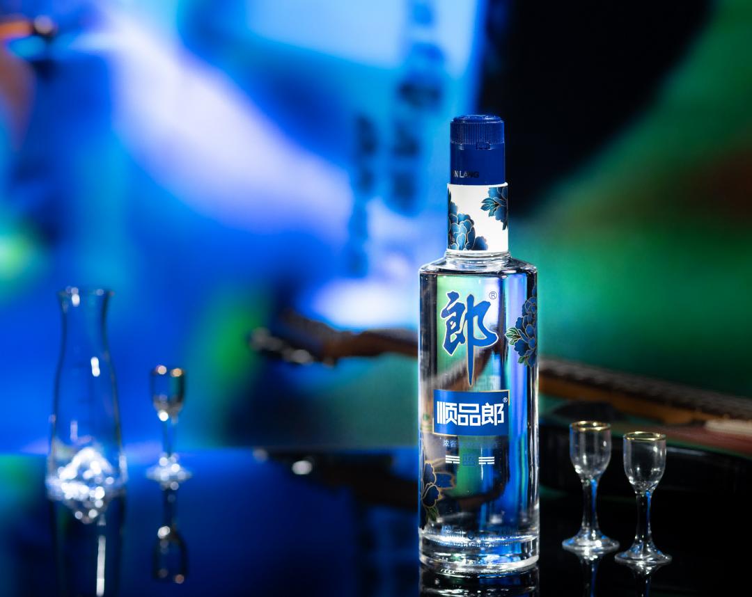 茅台代言酱香，五粮液肩挑浓香，郎酒合并事业部冲“兼香一哥”-36氪