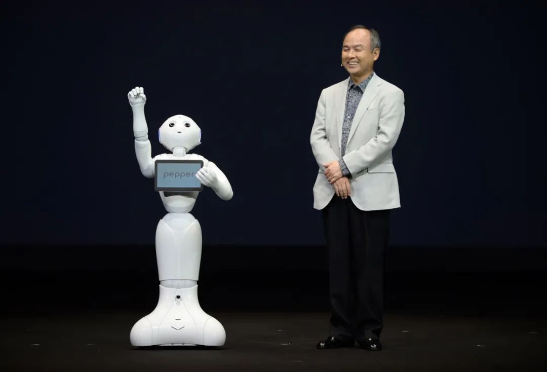 阿里首次战略投资人形机器人，和100亿级投资大模型有什么关系？
