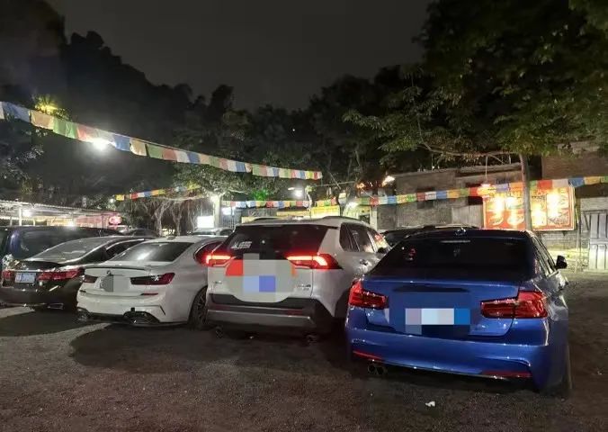 前不久,东莞的外籍美食博主avrils,发布了一条关联"粤圈太子爷"话题的