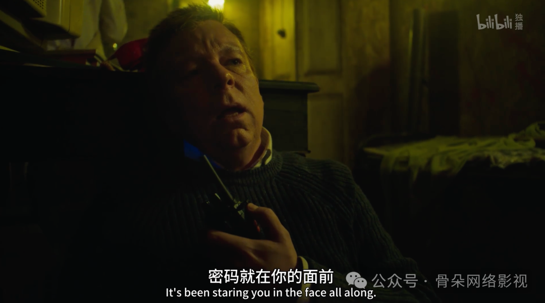 的大多数》就出手不凡,里斯和史蒂夫用发生在一列电车上的偷钱包事件